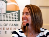 Justine Henin lonkt ook naar Vlaamse studenten in haar academie: "Dring erop aan dat onze tennissers diploma halen"