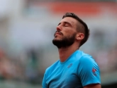 ? Accidentje op Roland Garros: ballenjongen botst hard tegen Damir Dzumhur aan!