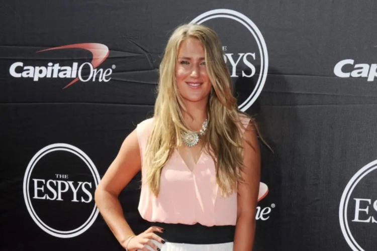 Ai! Viktoria Azarenka moet passen voor Fed Cup-finale door voogdijstrijd