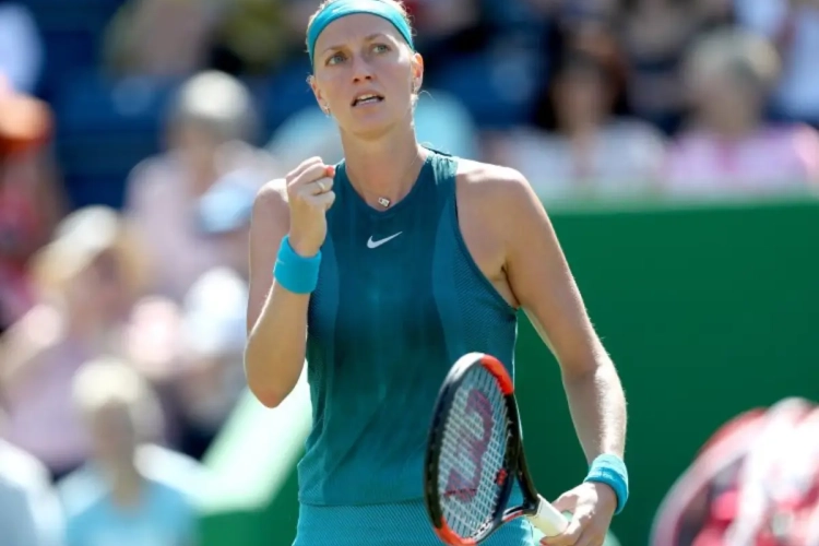 Petra Kvitova zet ook lokale heldin vlot opzij en bereikt voor het eerst sinds 2014 halve finale Grand Slam