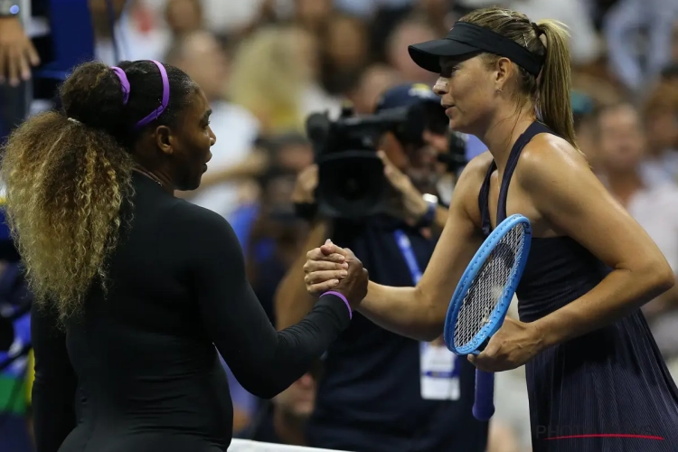 Serena geeft Sharapova bolwassing, exit voor Kerber en zeges voor Djokovic en Federer